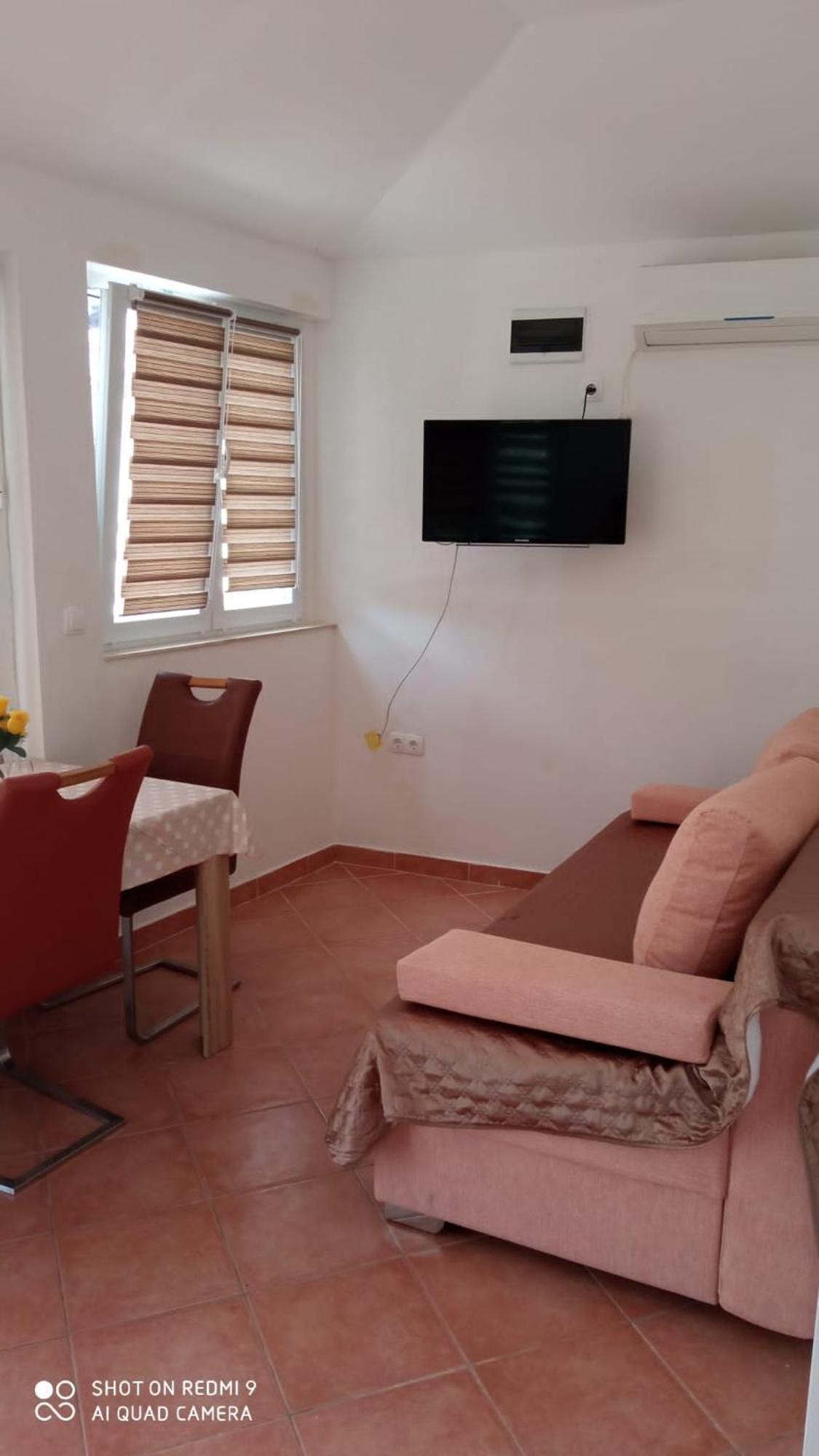 Nikola Apartment *
