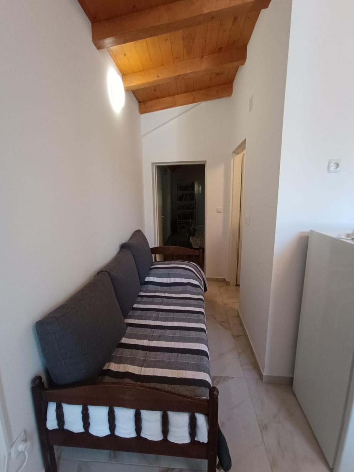 Apartment Nikola *